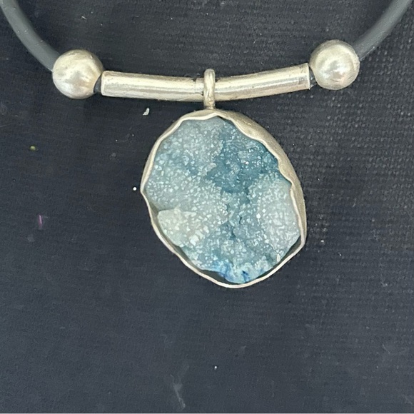 Elegant Blue Celestite Quartz crystal Pendant Necklace - Picture 3 of 7